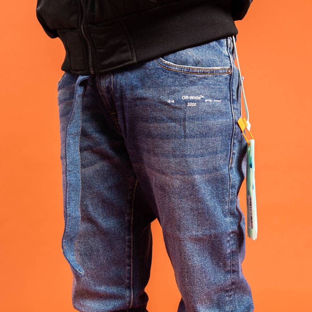 OFF WHITE